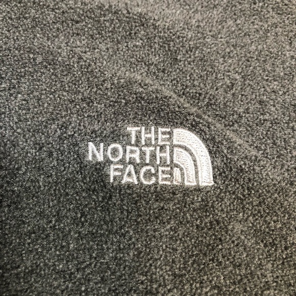 The North Face Grey Fleece Half Zip Pullover - Picture 2 of 13